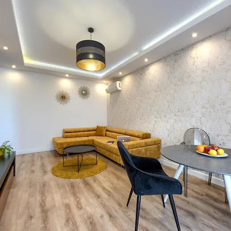 Kazou Arkadia Apartment